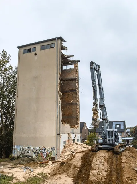 Siloabbruch: So kommen 40 Meter Stahlbeton kontrolliert nach unten