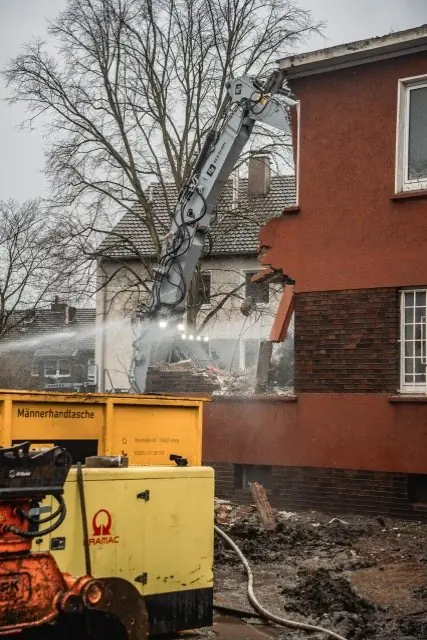 Hausabriss mit Staubbindung durch Wassernebel